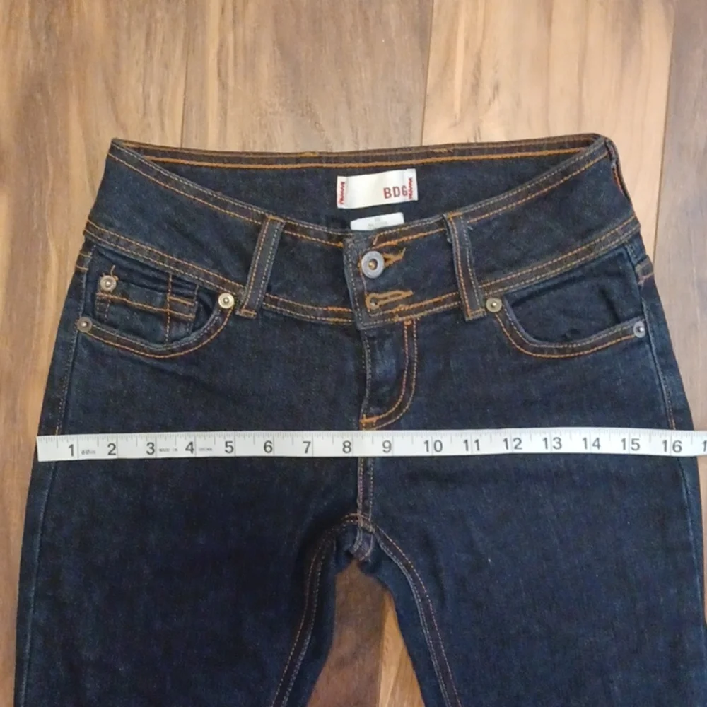 BDG Jeans Size 25 98% Cotton 2% Spandex Made U.S.A. Dark Blue Flare Jean - Picture 9 of 12